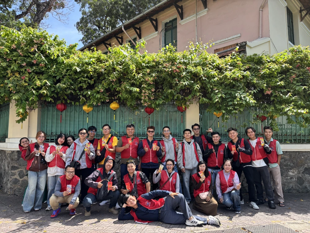 SAIGON HALF-DAY CITY TOUR BY MOTORBIKE