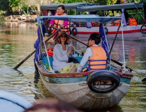 Da Nang: Ba Na Hills and Golden Bridge Tour