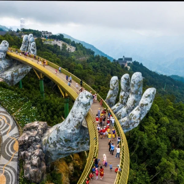 Da Nang: Ba Na Hills and Golden Bridge Tour