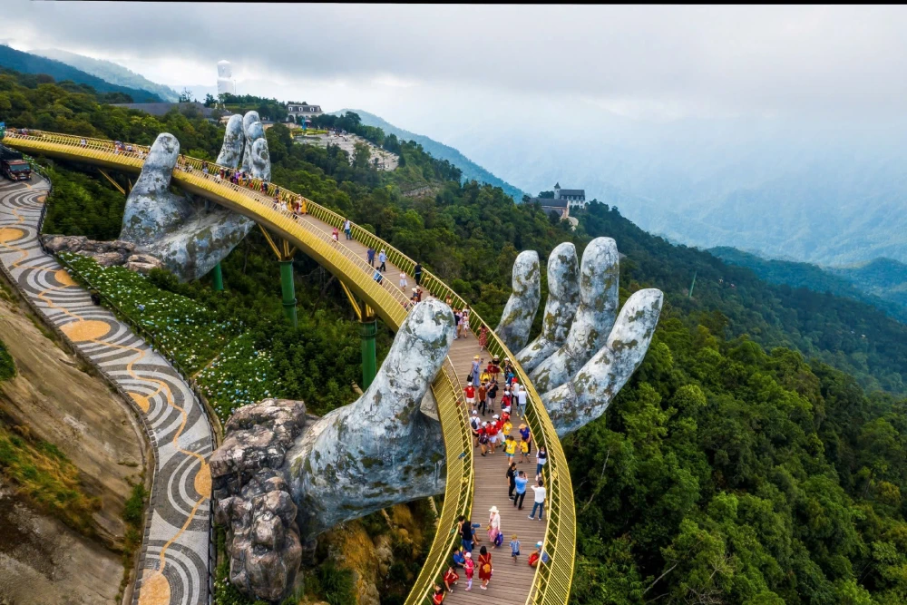 Da Nang: Ba Na Hills and Golden Bridge Tour