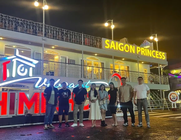 Saigon River Dinner Cruise: Buffet, Set Menu, Fine Dining