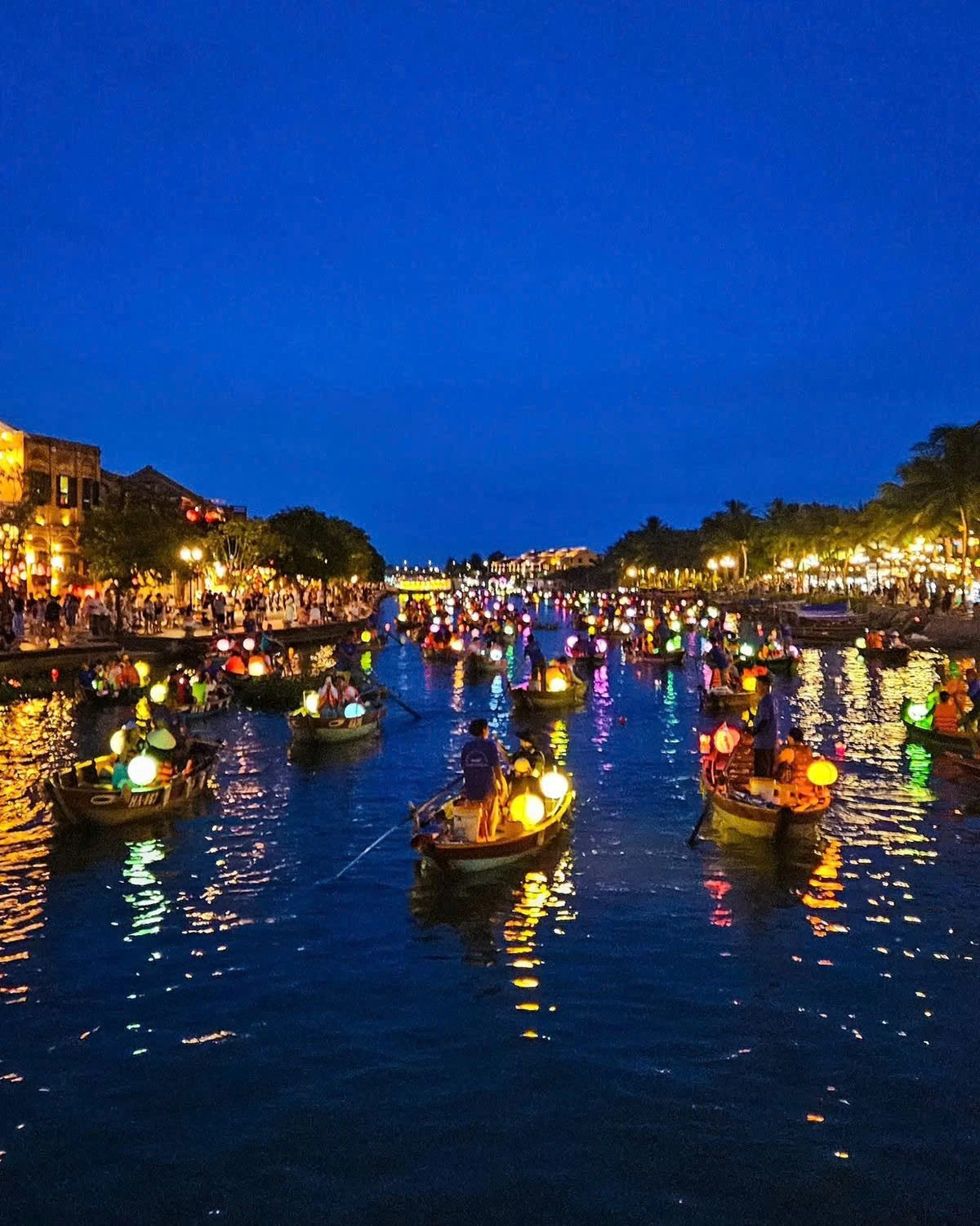 Hoi An Night Market with Hoi an walking Tour , Colourful Lanterns, Boat Ride